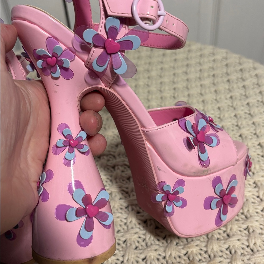 Super fun Sugar Thrillz brand platforms - Picture 5 of 14
